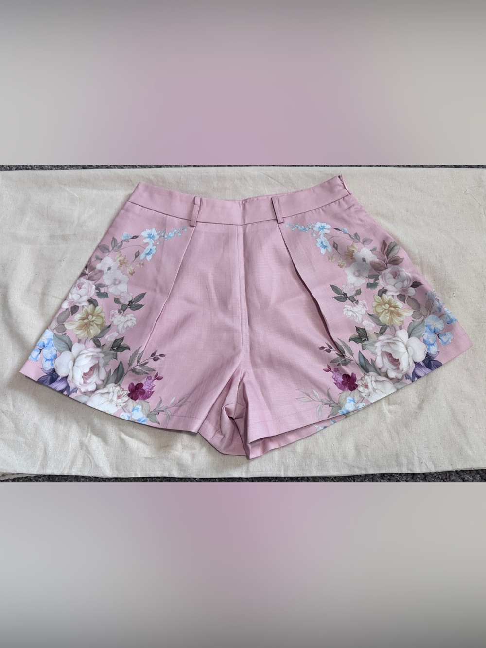 NWT-Commense Pink Floral High-Waist Pleated Shorts-Medium